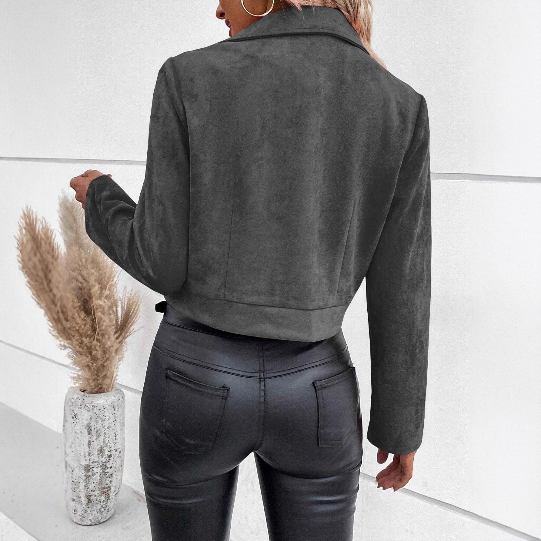 Slim-Fit Zip Jacket with Short Lapels – Modern Style and Comfort - Image 3