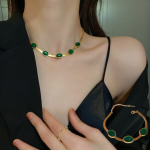 Women’s Green Retro Jewelry Set - Titanium Steel Necklace & Bracelet