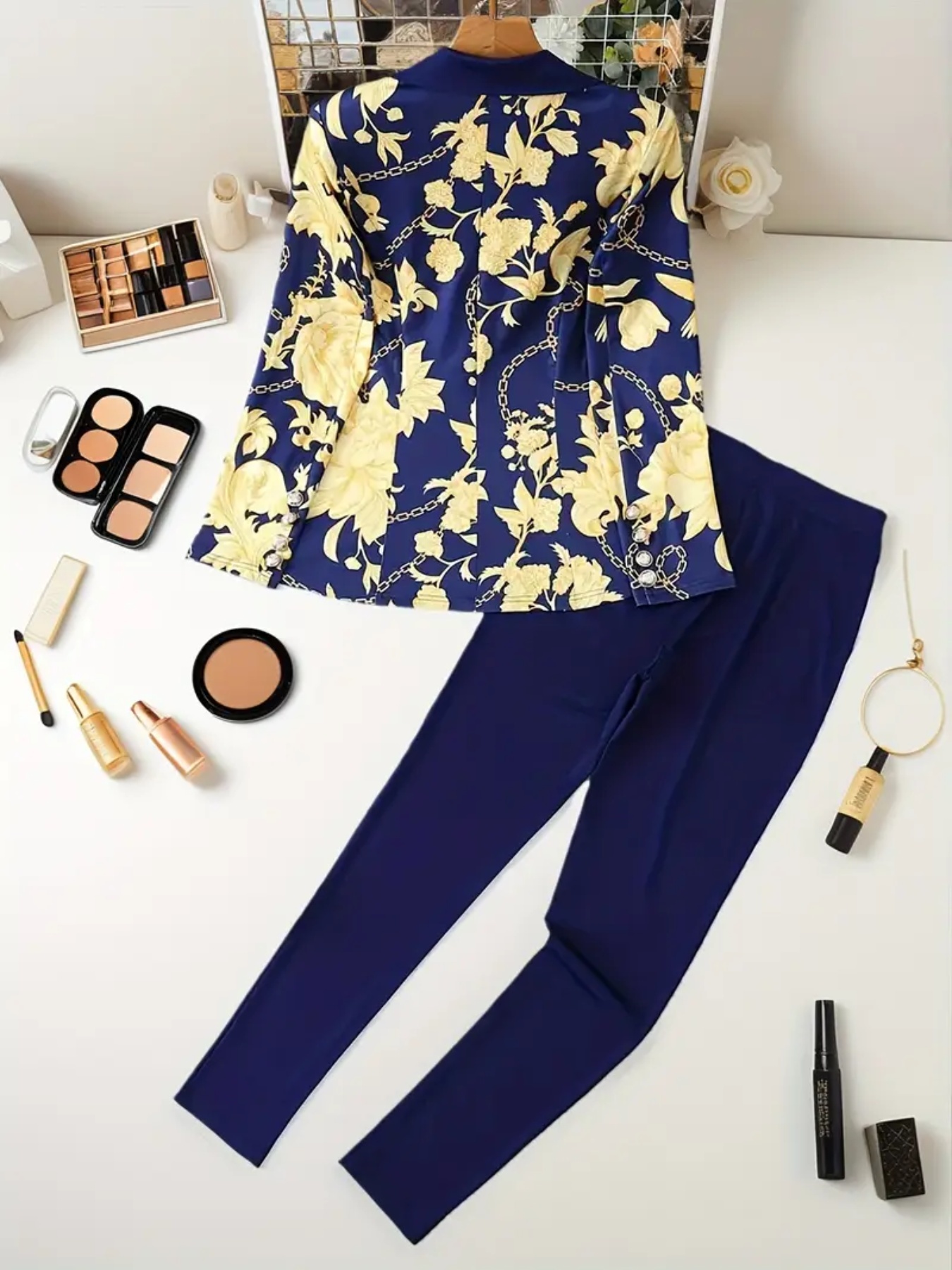 New Ladies' Elegant High-end Printed Dress Set, Chain Printed Slim Fit Suit Jacket With Pure Blue Leggings, Two-piece Suit Set, Machine Washable, Fashionable All Year Round - Image 2