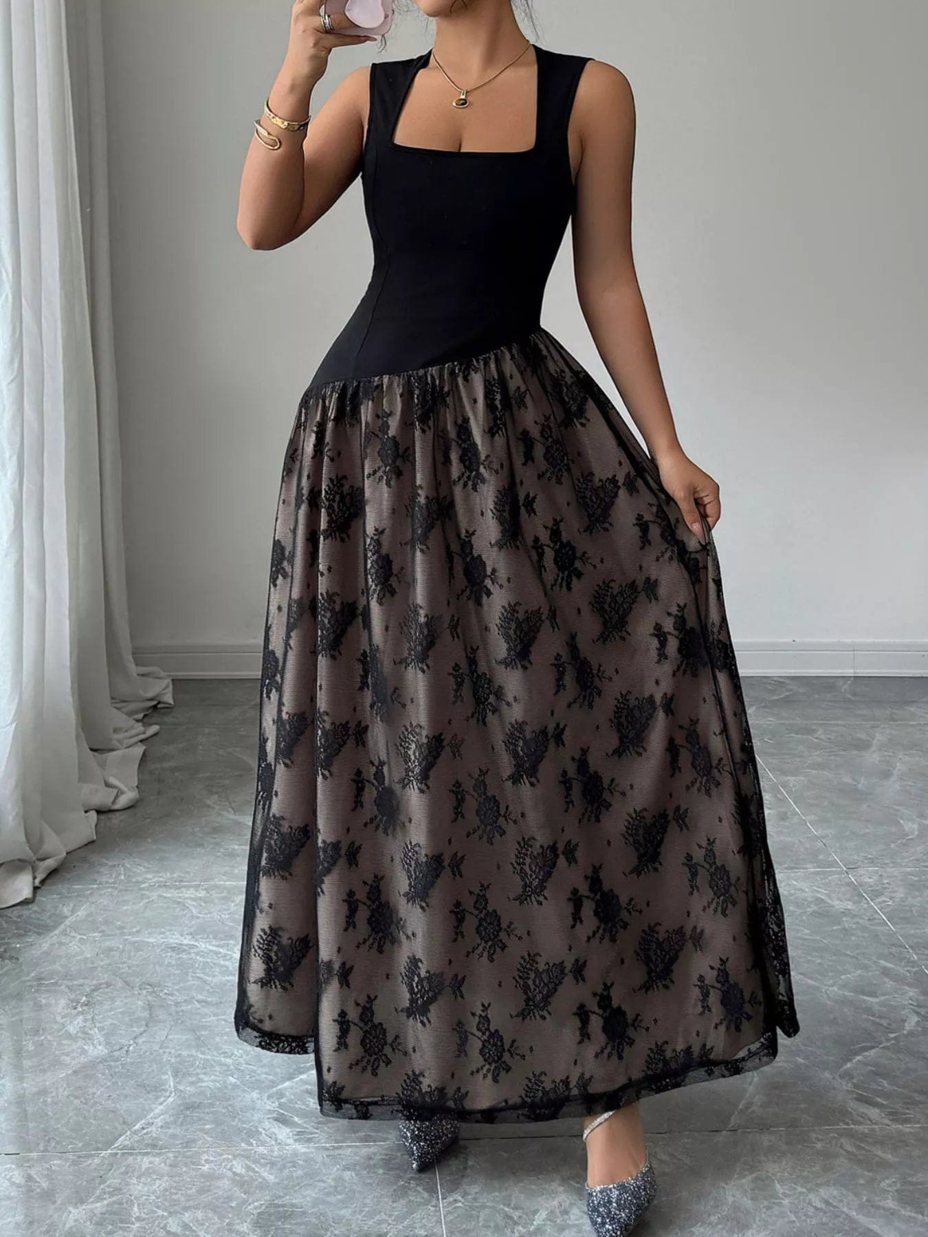 Square Neck Lace Maxi Dress - Elegant Sleeveless Design - Image 3