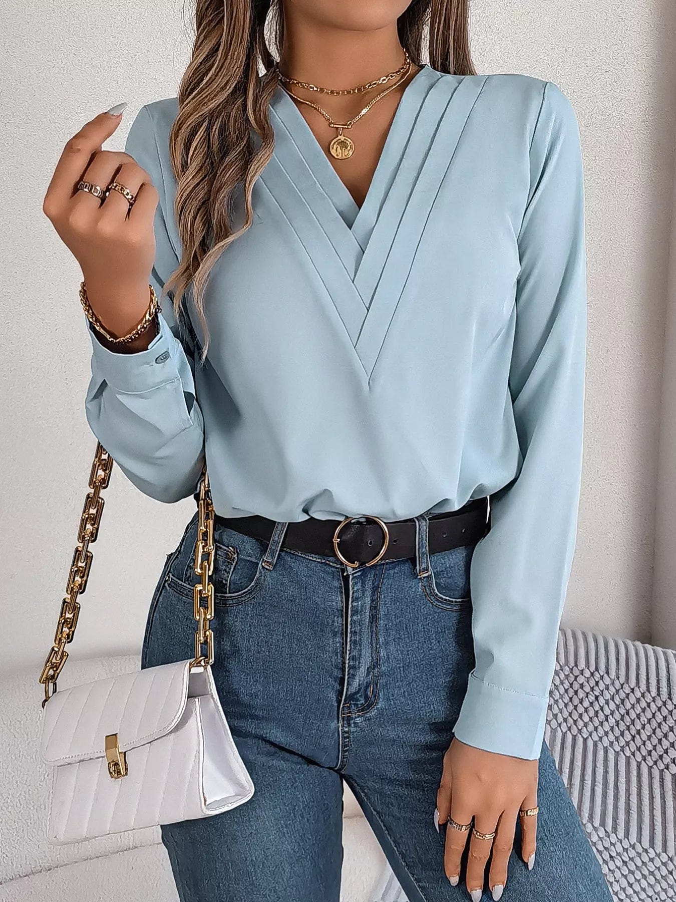 Layered V-Neck Blouse for Effortless Style and Comfort with Long Sleeves - Image 3
