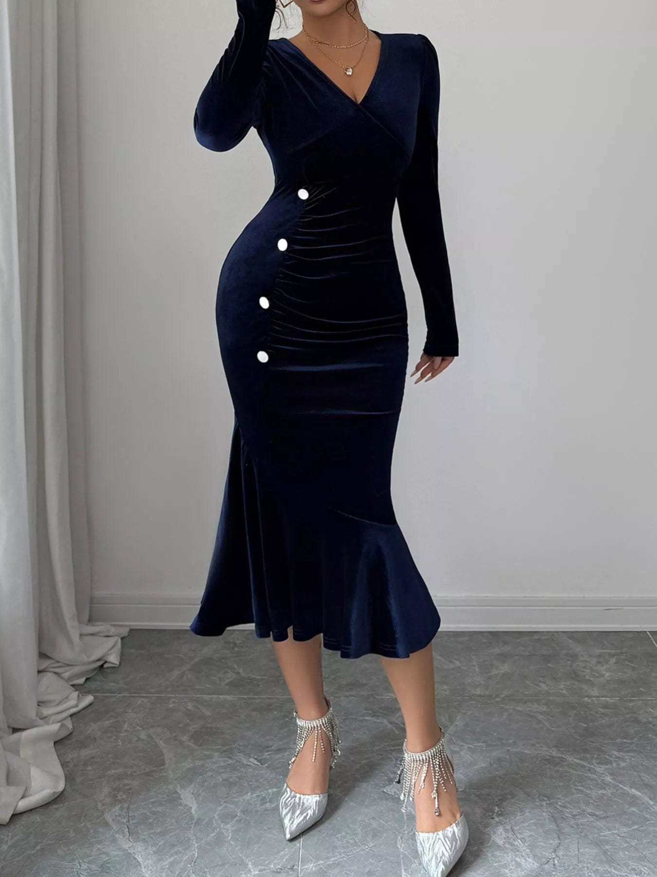 Long Sleeve Mermaid Dress with V-Neck Elegance - Image 3