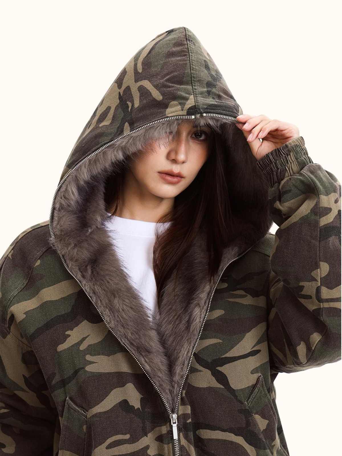 Women's Camouflage Jacket with Hood for Stylish Layering - Image 2