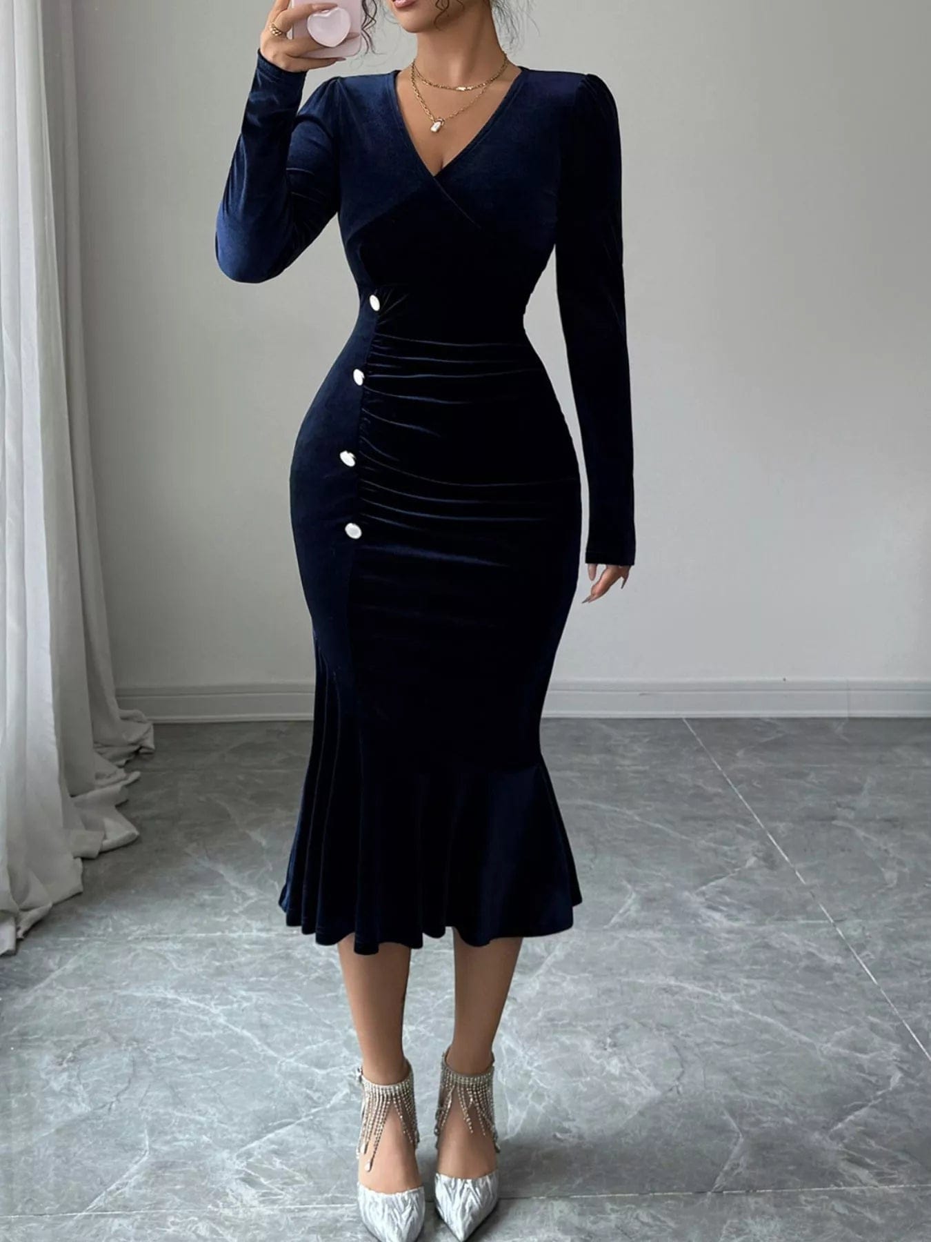 Long Sleeve Mermaid Dress with V-Neck Elegance - Image 4