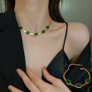 Women’s Green Retro Jewelry Set - Titanium Steel Necklace & Bracelet
